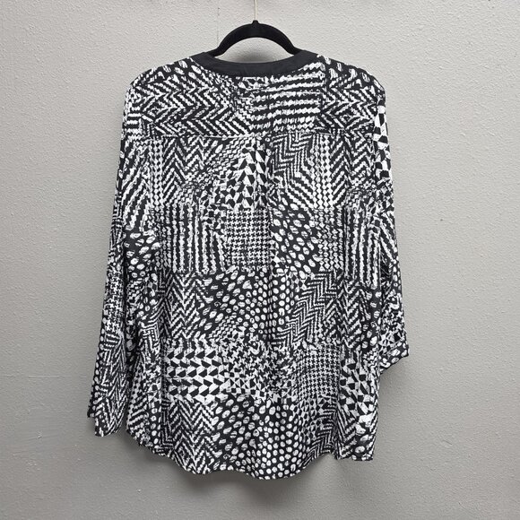 Notations Blouse Womens XL Black White Abstract Print Roll Tab Sleeve Top V Neck - Picture 5 of 10
